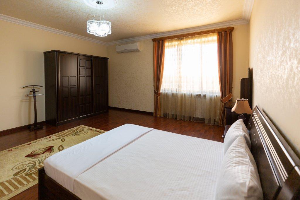 La Defense Hotel Yerevan Exterior photo
